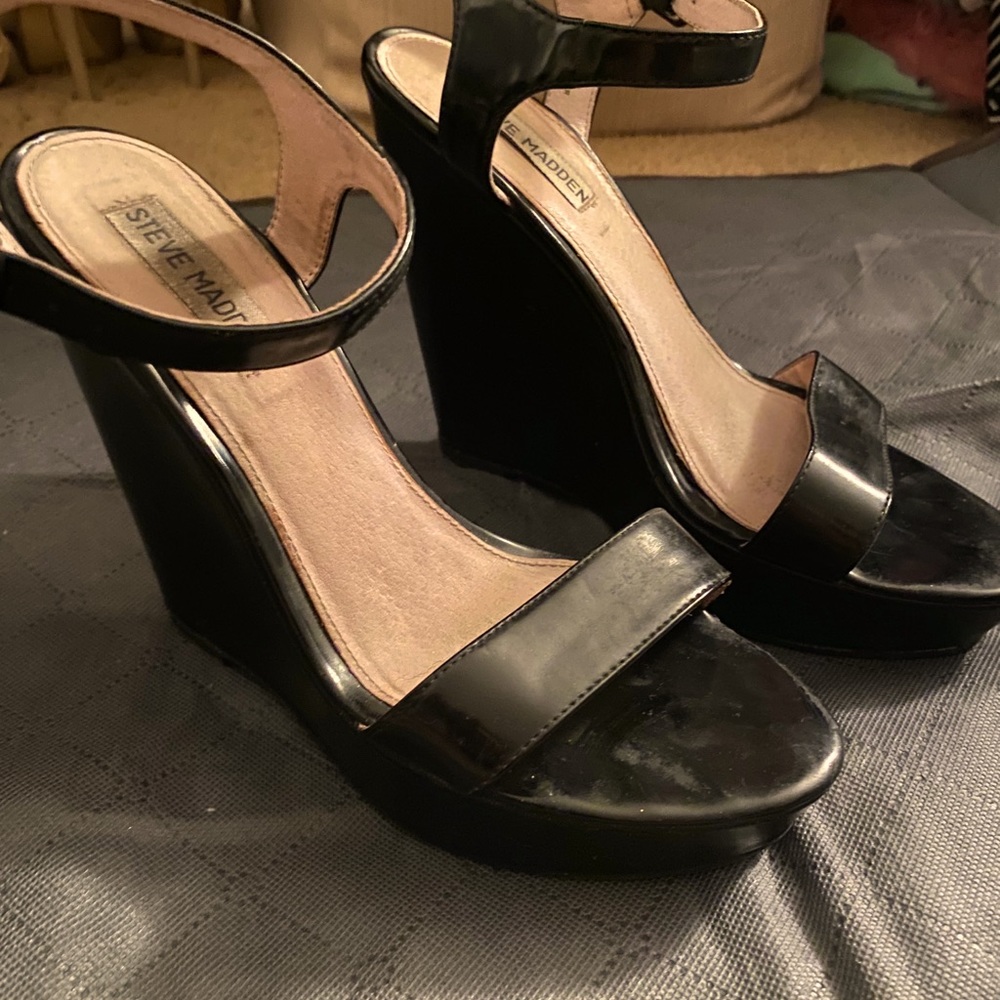 Gorgeous Steve Madden Wedges - Black - 7M & 8M!